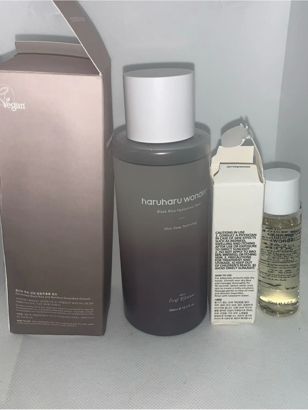 haruharu wonder Black Rice Hyaluronic Toner & Cleansing Oil NIB